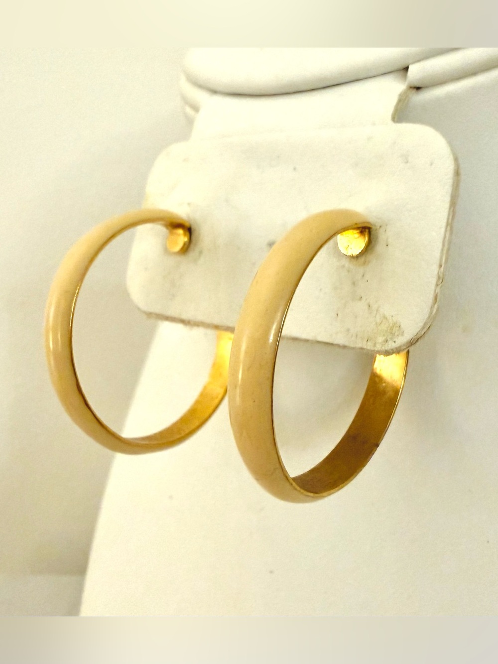 Ivory Cream Enamel Look Gold Tone Hoops 1 Inch Pierced Post Classic Hoops
